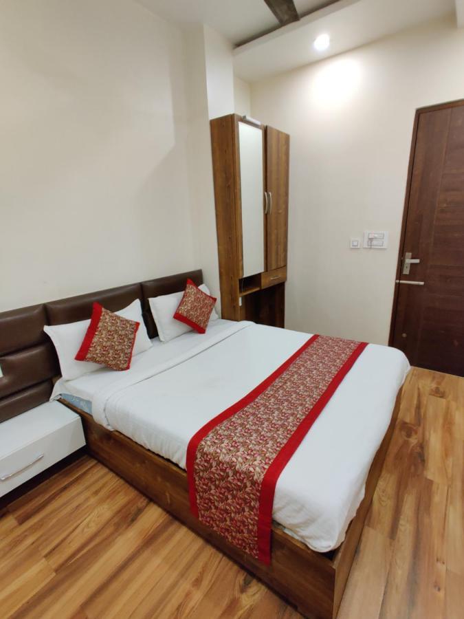 Hotel 56 - 200 Meter From Golden Temple Amritsar Extérieur photo