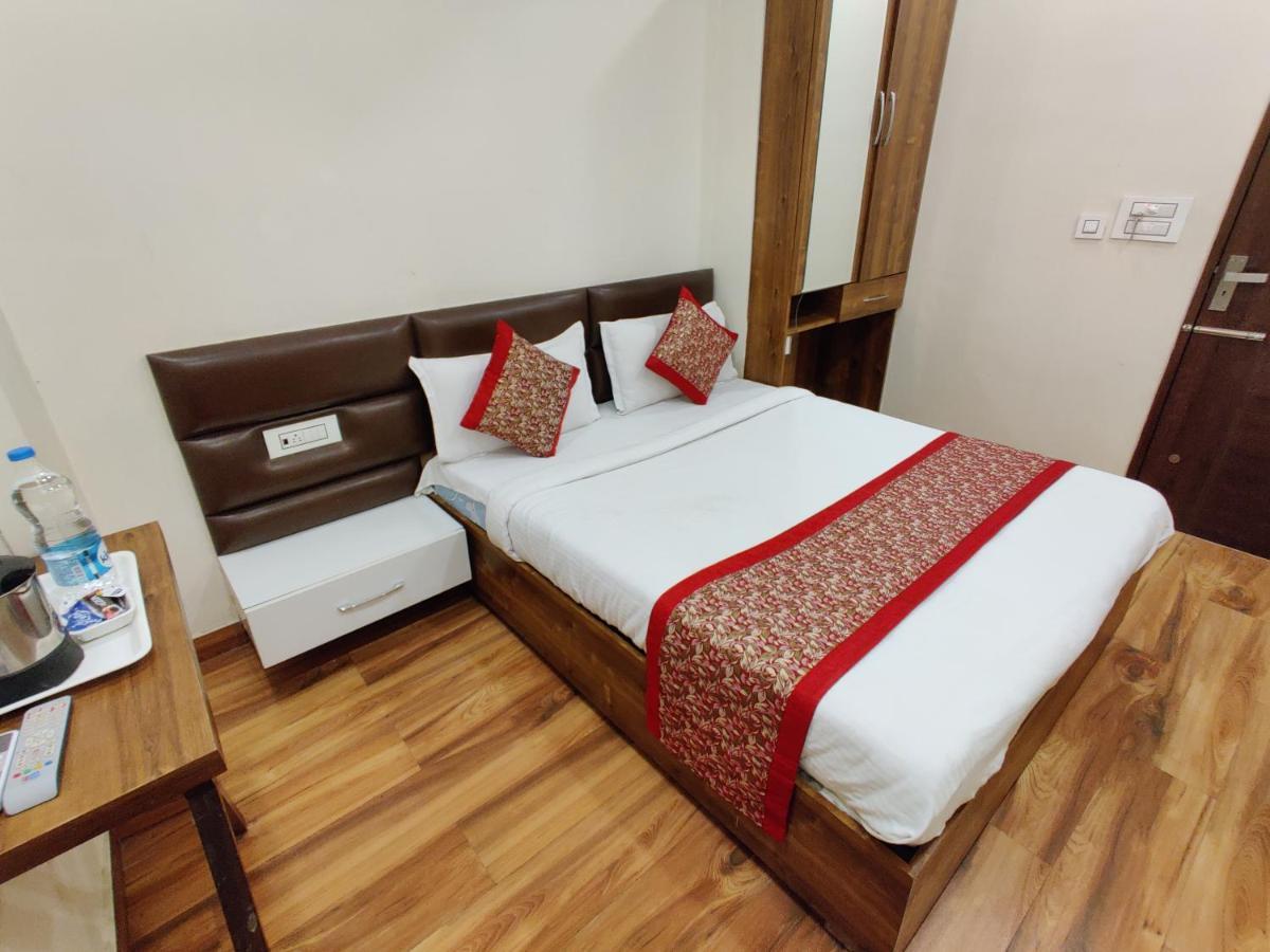 Hotel 56 - 200 Meter From Golden Temple Amritsar Extérieur photo