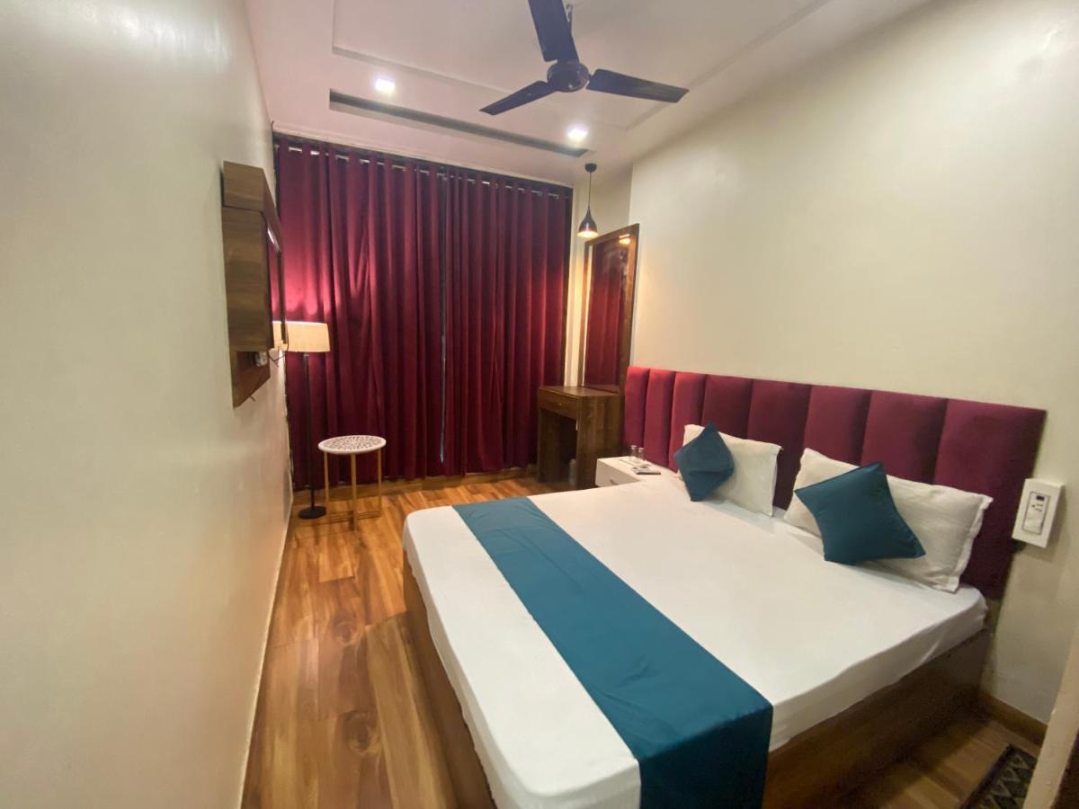 Hotel 56 - 200 Meter From Golden Temple Amritsar Extérieur photo