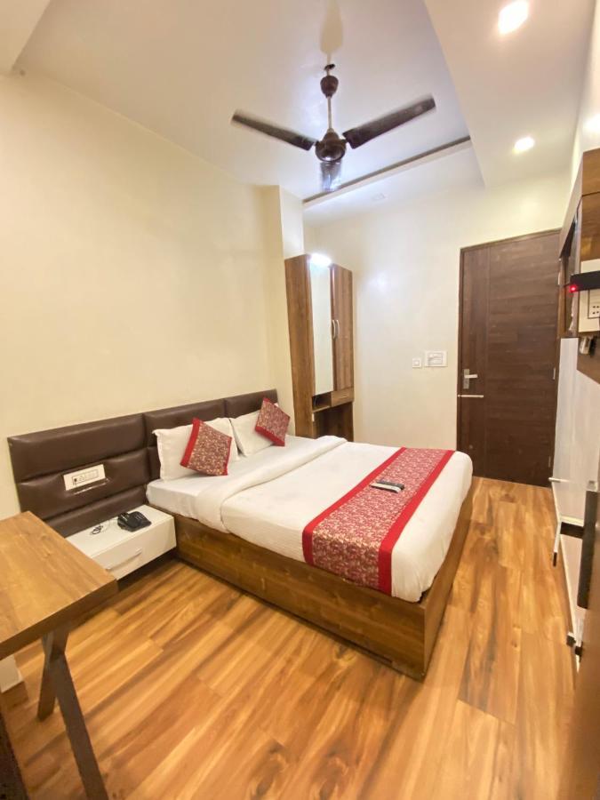 Hotel 56 - 200 Meter From Golden Temple Amritsar Extérieur photo