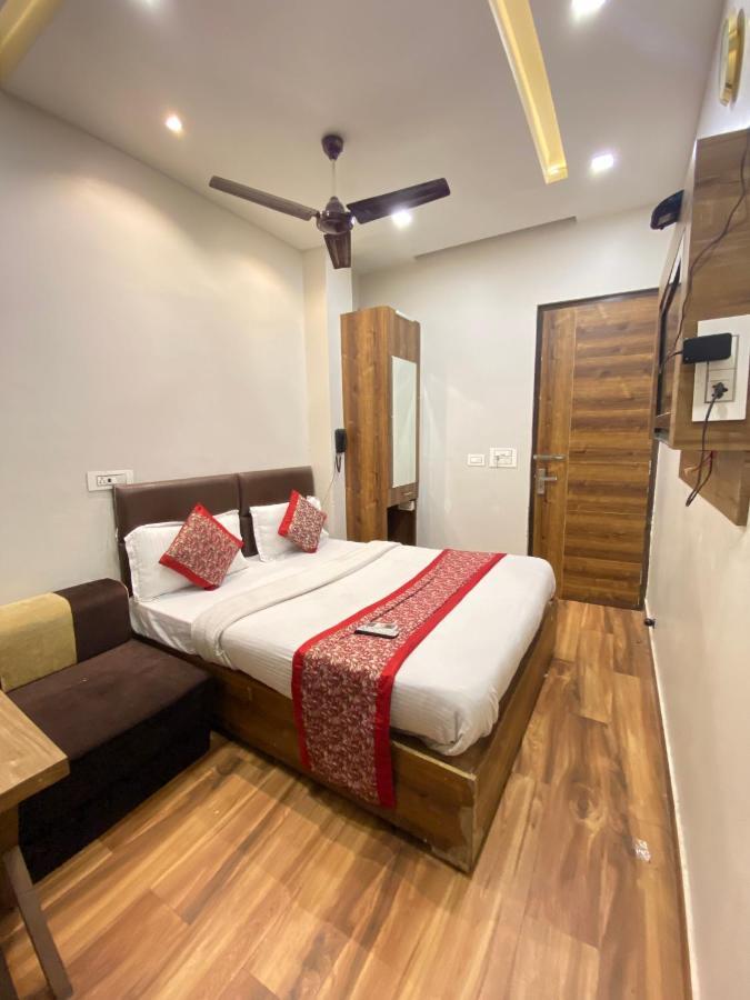 Hotel 56 - 200 Meter From Golden Temple Amritsar Extérieur photo